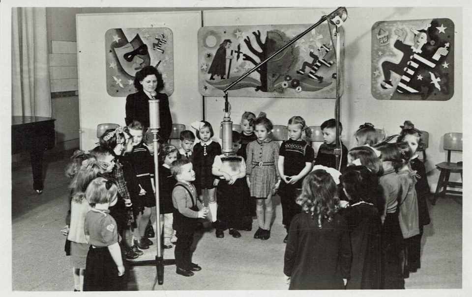 KRO+1951+Uitzending+voor+de+kleuters++Serie+II+no+8