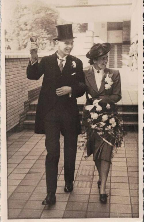 Raadhuis+2+October+1940+Hanny+en+Jan++Foto+De+Haan